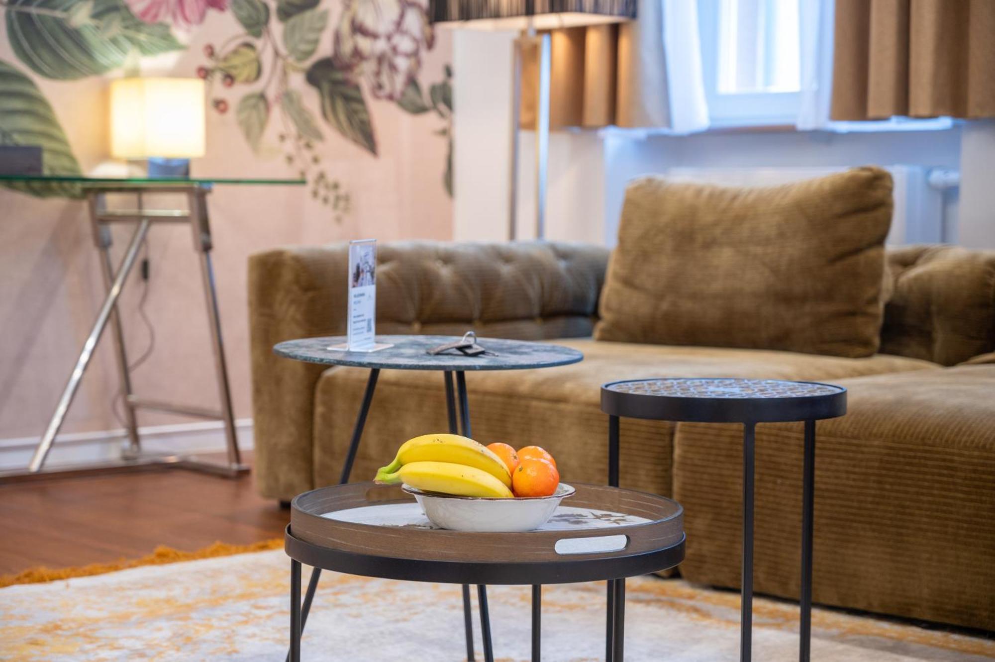 Lit Living Altstadt - Boutique - Parking Apartment